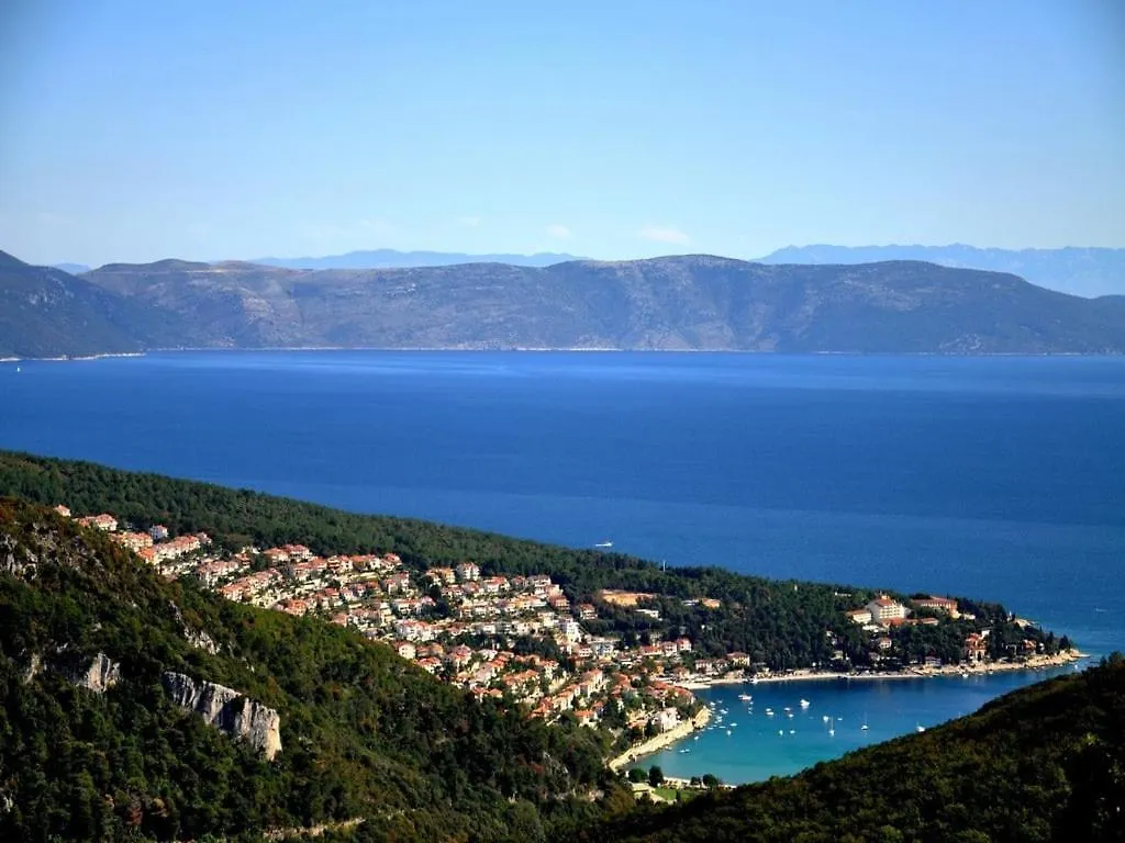 App For 5 Persons, Big Terrace, 2 Bdr, 299 Apartment Rabac