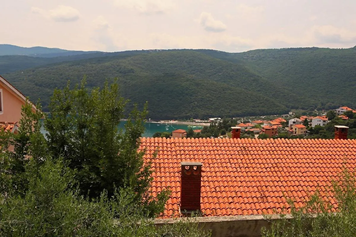 App For 5 Persons, Big Terrace, 2 Bdr, 299 Apartment Rabac