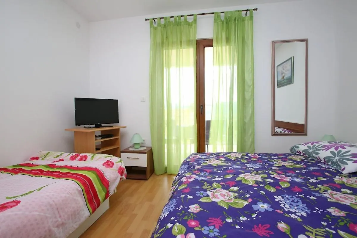 App For 5 Persons, Big Terrace, 2 Bdr, 299 Apartment Rabac