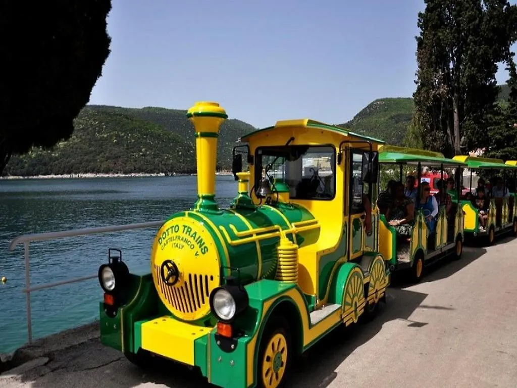 App For 5 Persons, Big Terrace, 2 Bdr, 299 Apartment Rabac