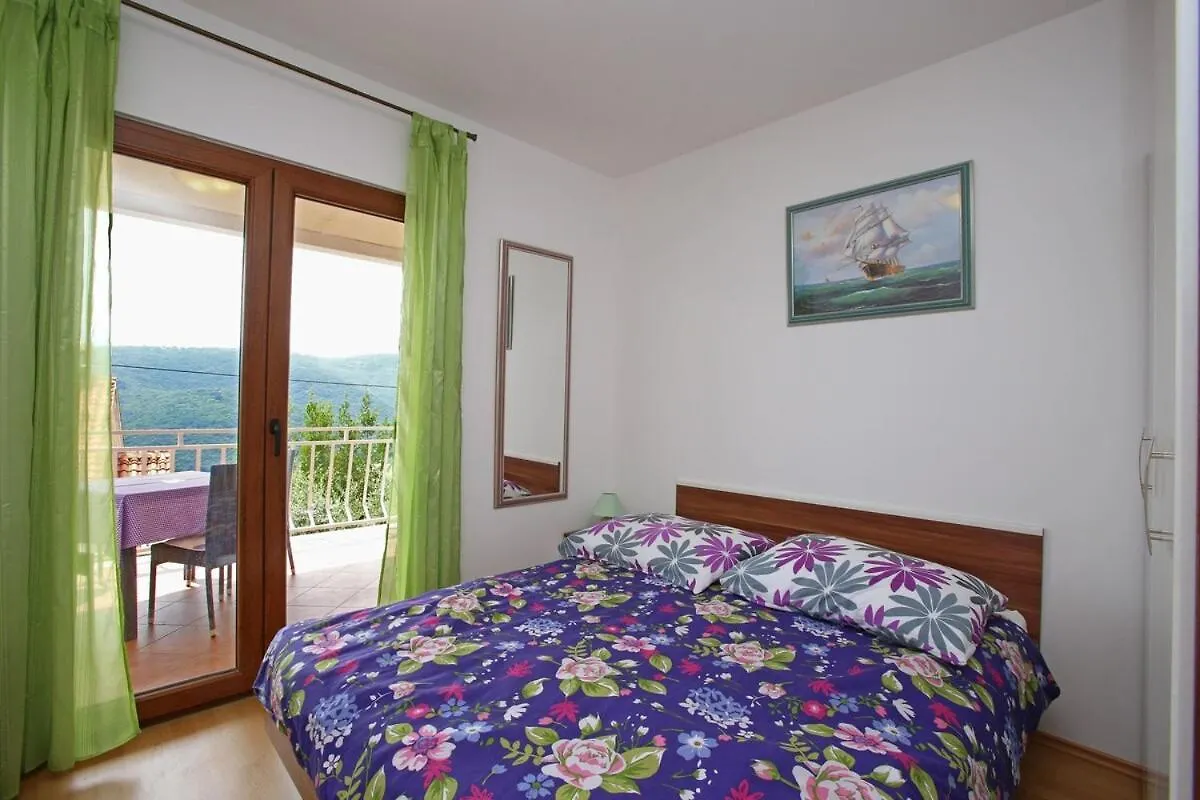 App For 5 Persons, Big Terrace, 2 Bdr, 299 location